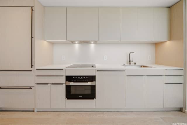 1 Bath Condo in Honolulu — photo 25