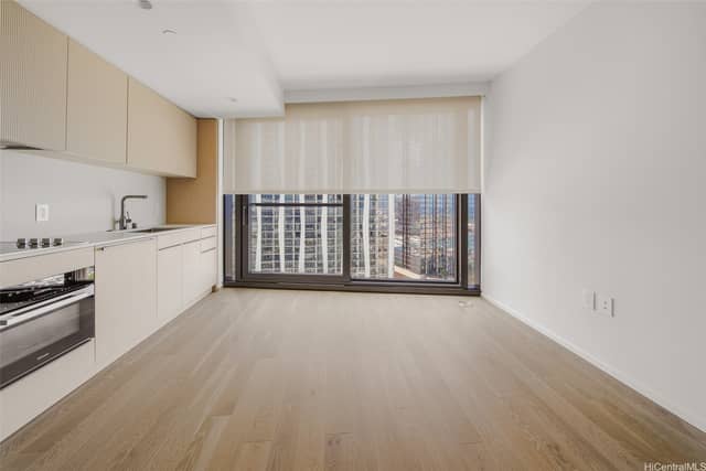 1 Bath Condo in Honolulu — photo 24