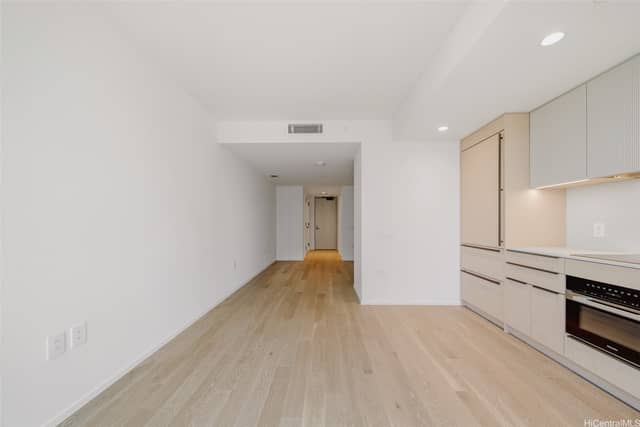 1 Bath Condo in Honolulu