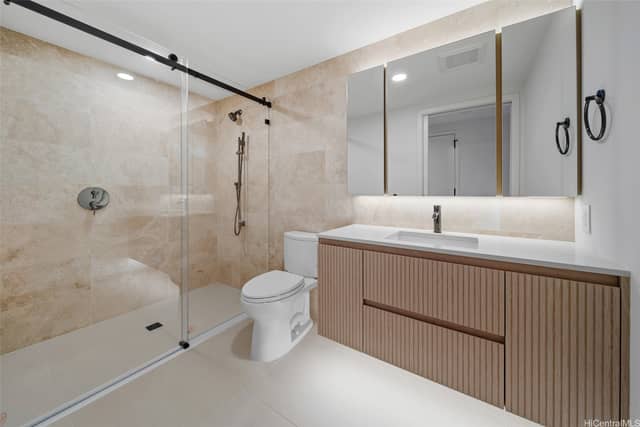 1 Bath Condo in Honolulu — photo 45