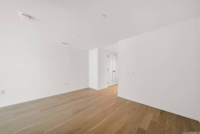 1 Bath Condo in Honolulu — photo 40