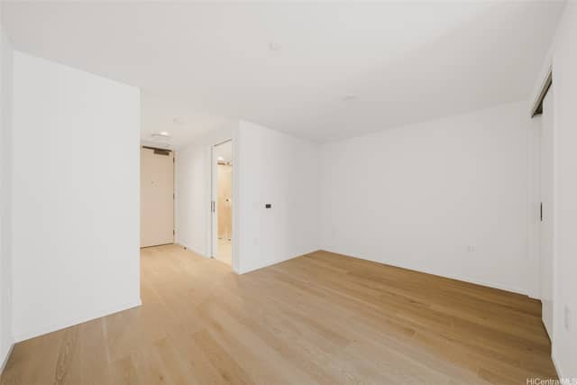 1 Bath Condo in Honolulu — photo 44