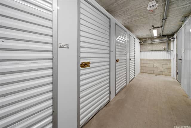1 Bath Condo in Honolulu — photo 6