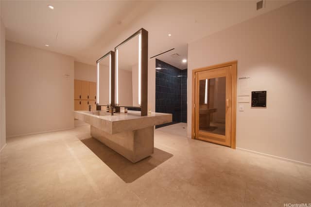 1 Bath Condo in Honolulu — photo 42