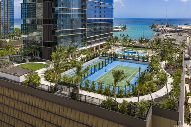 1 Bath Condo in Honolulu — photo 38